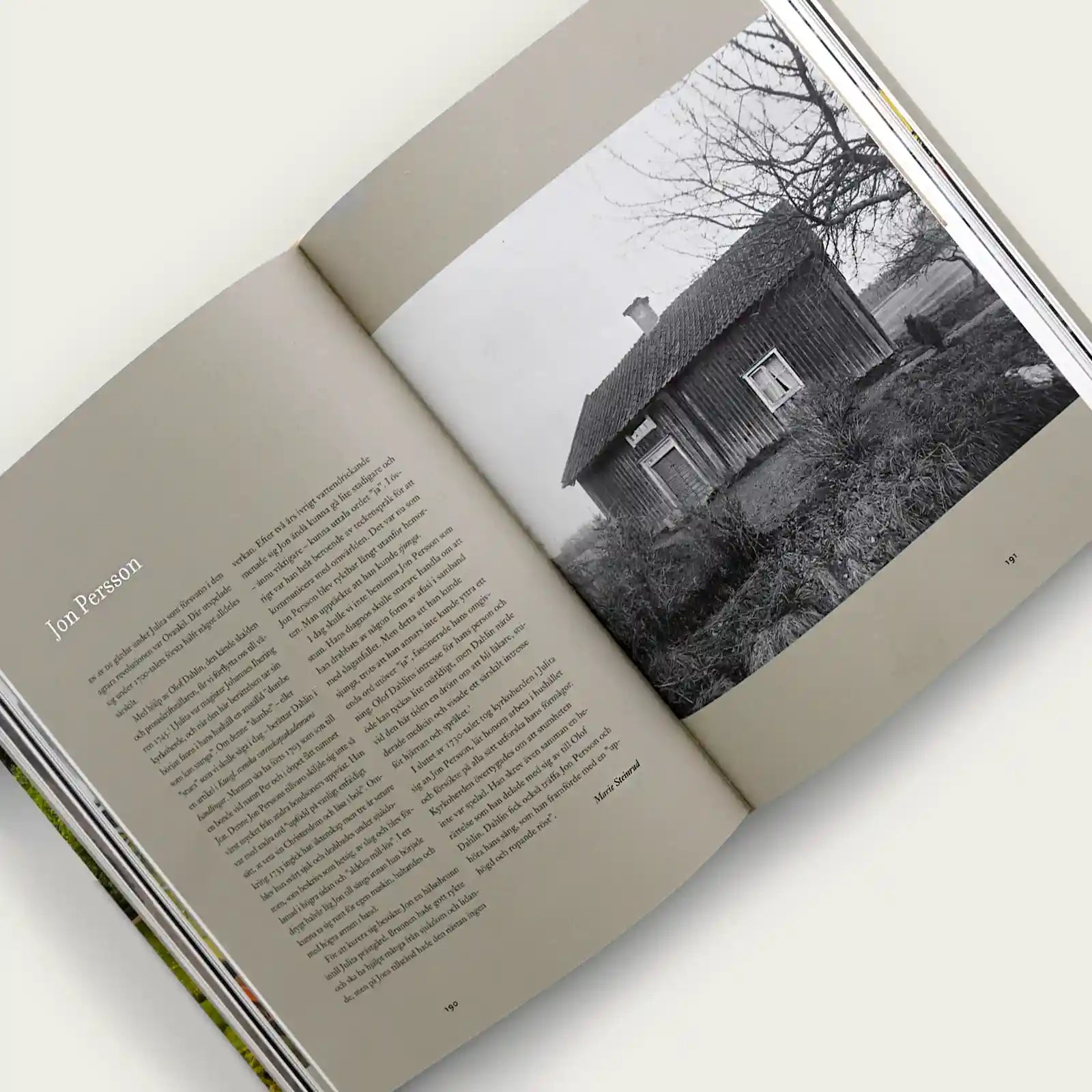 bok-julita-gard-manniskor-och-landskap-under-tusen-ar