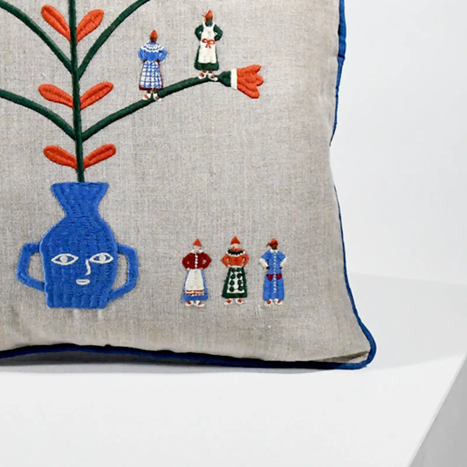 broderi-pa-kudde-hogtid