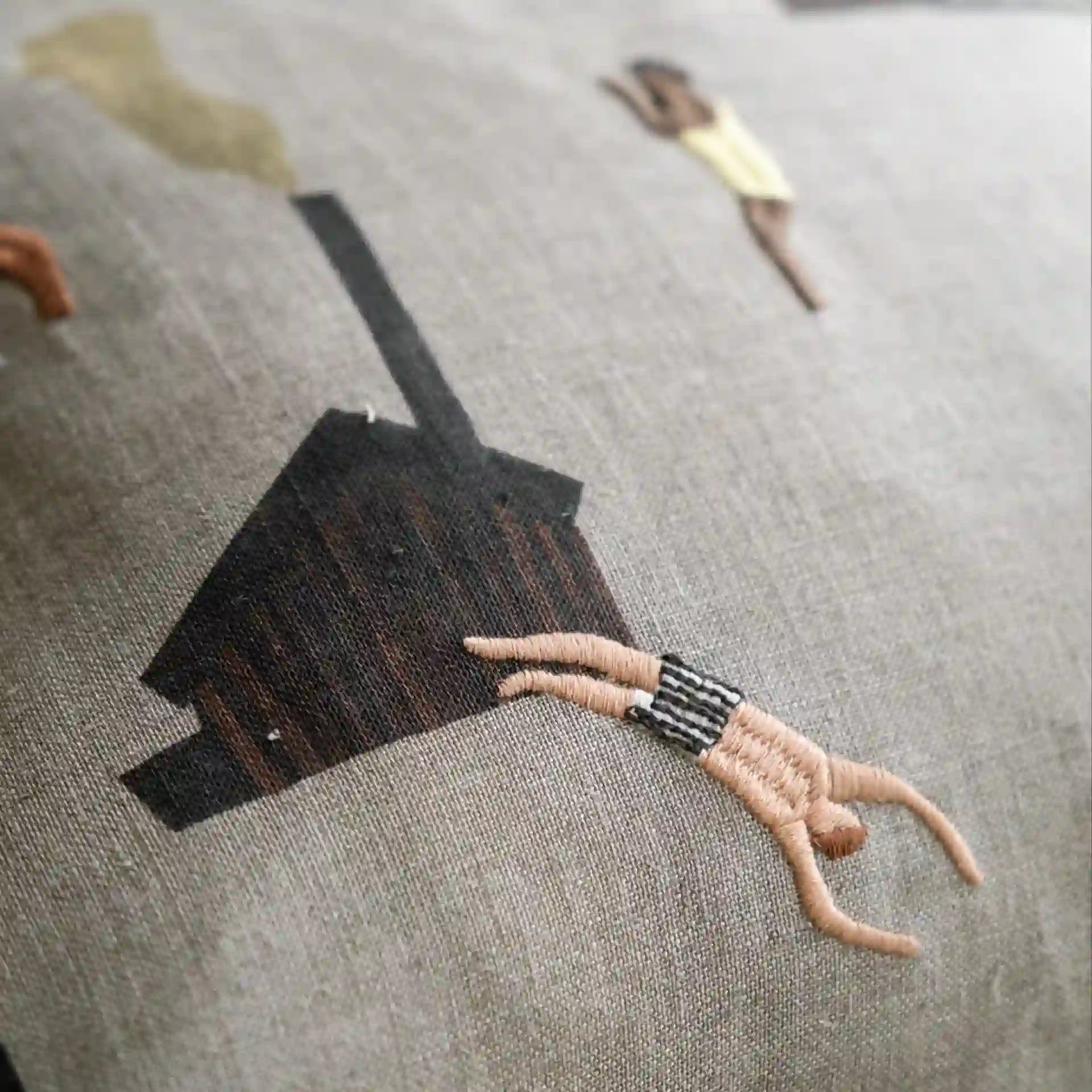fine-little-day-bastu-broderad