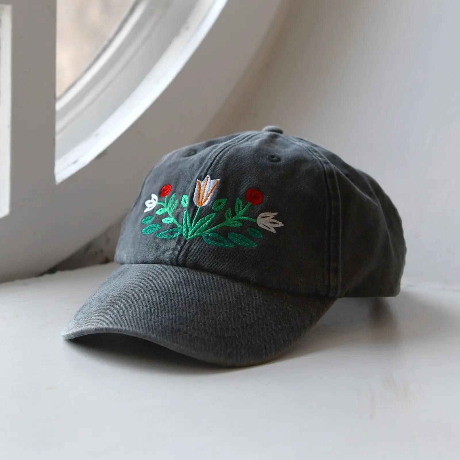 fine-little-day-keps-kurbits-svart