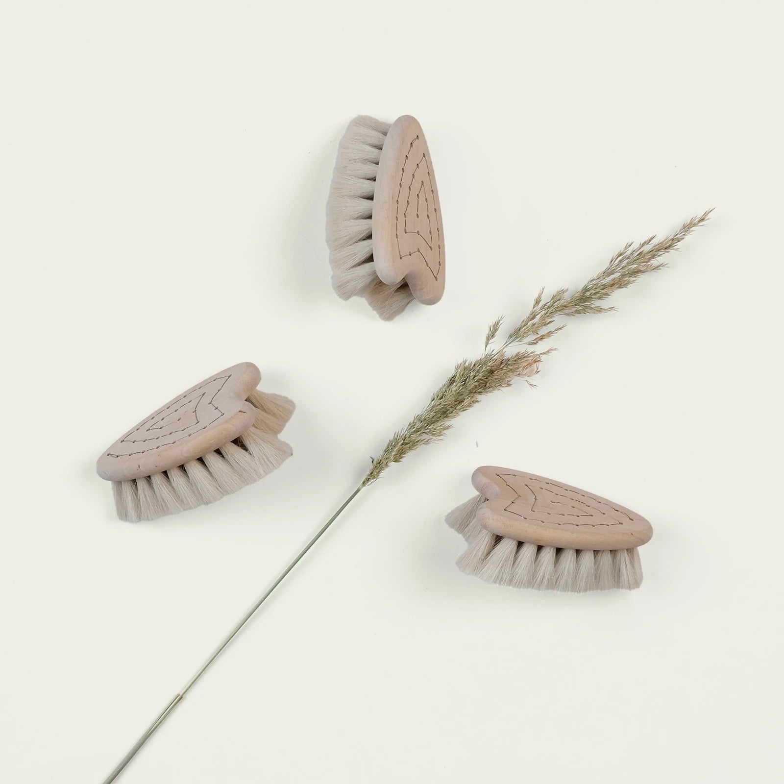 harborstar-formade-som-ett-hjartan-i-tra