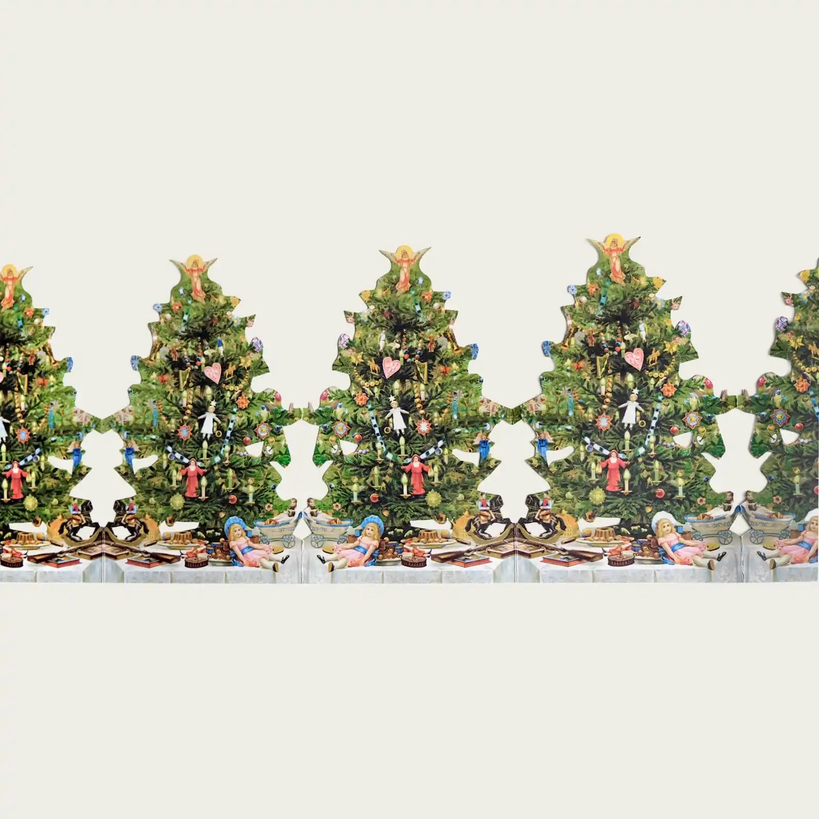 julrad-i-papper-med-motiv-av-en-smyckad-julgran