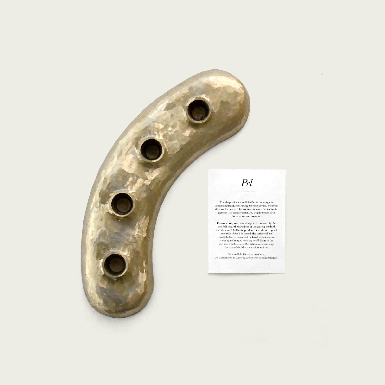 ljusstake-i-atervunnen-brons-fran-aula