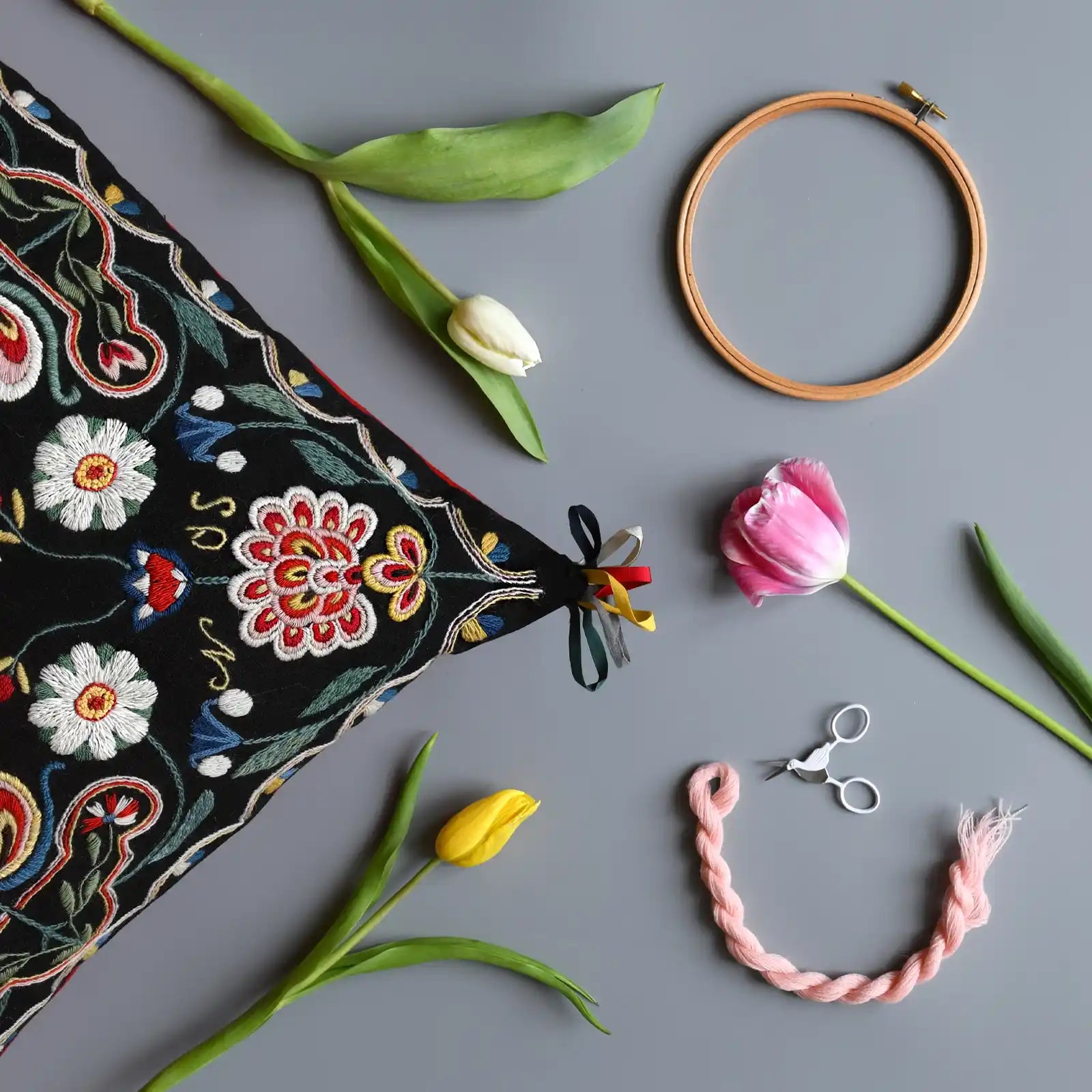 brollopsdyna-kudde-materialsats-tulpan