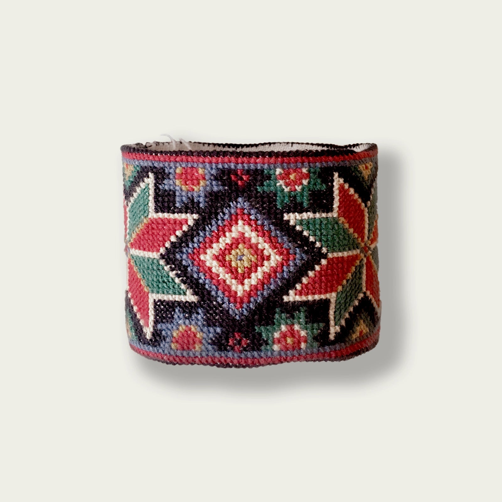 Armband i korsstygn - stjärna