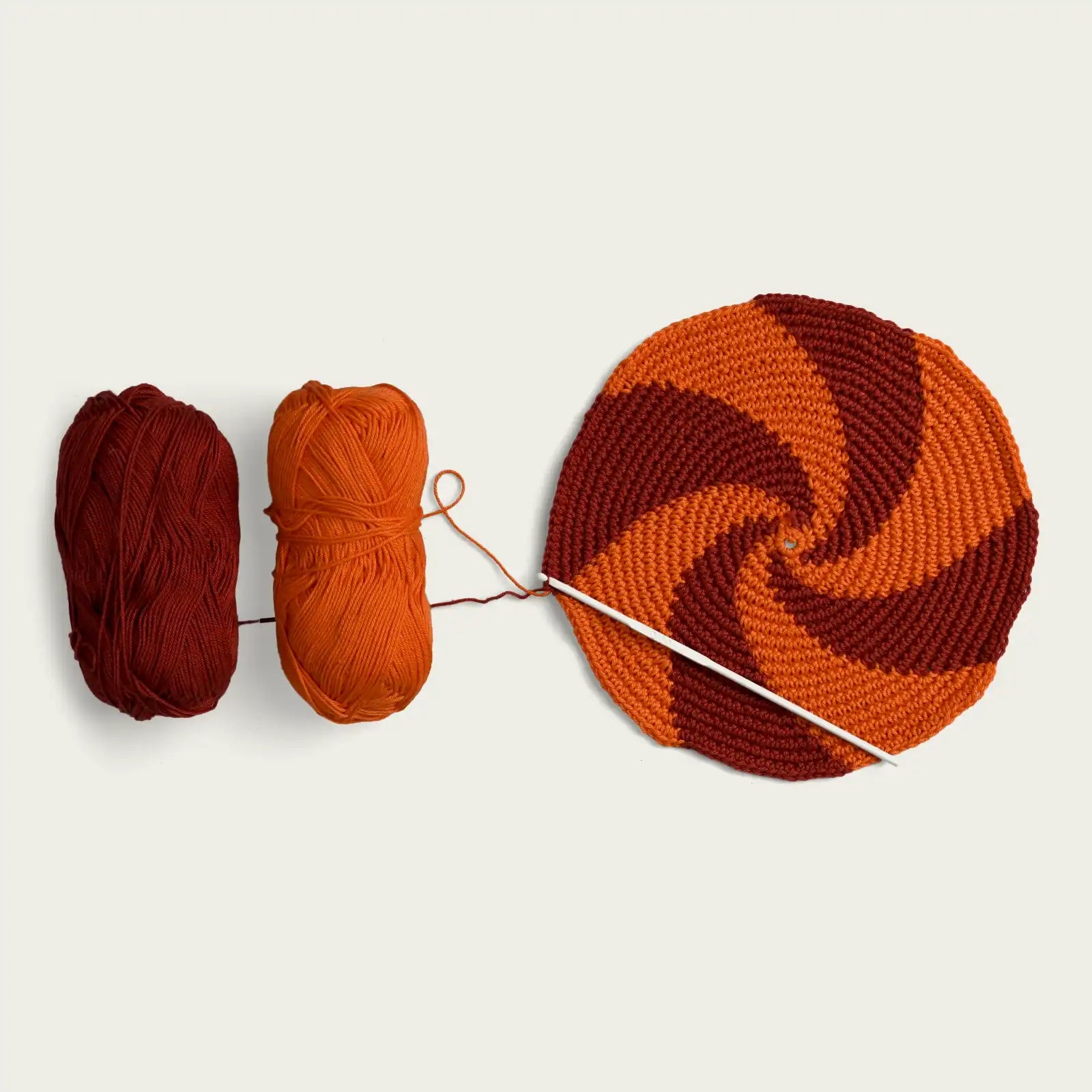 materialsats-virkkit-virka-grytlapp-vinrod-orange