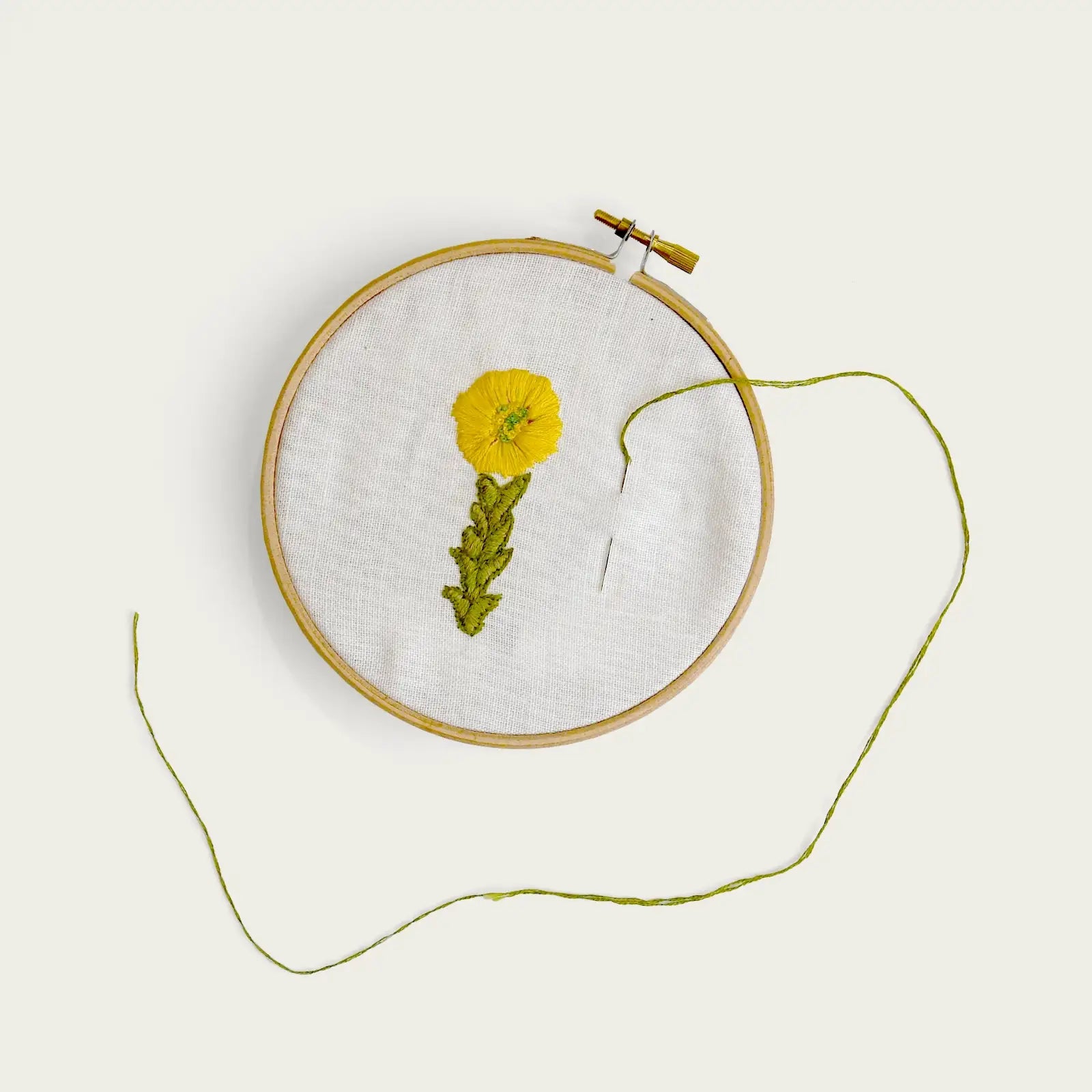 materialsatss-brodera-mera-tussilago