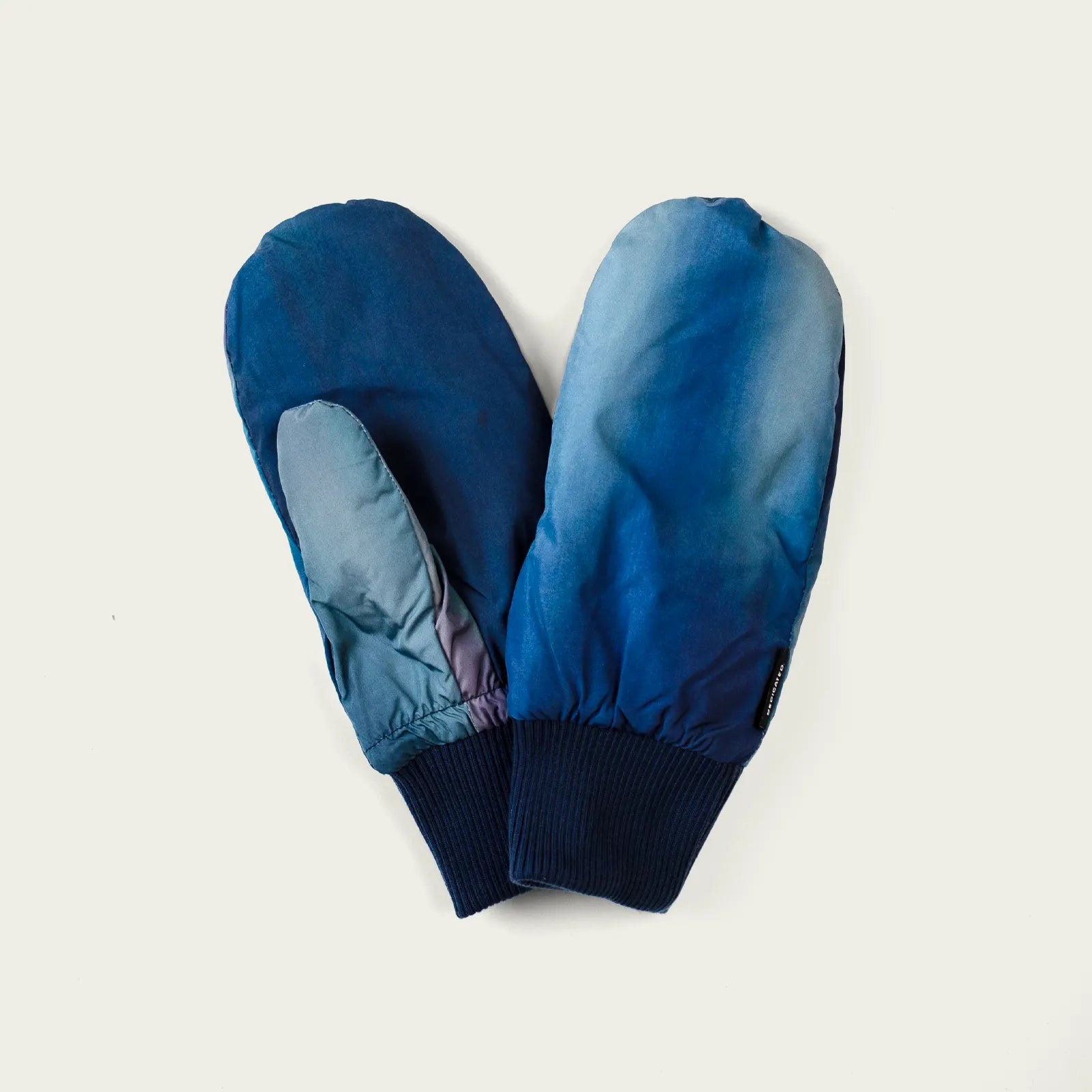 melerade-vantar-i-blatt-fran-dedicated