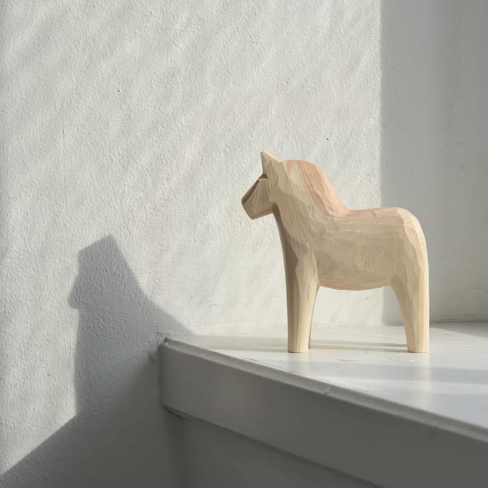 omalad-dalahast-pa-en-fonsterbrada