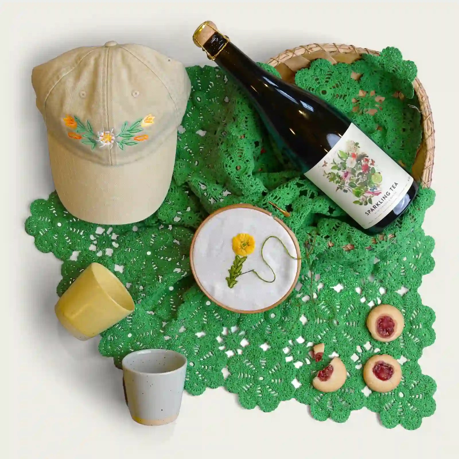 fine-little-day-brodera-mera-materialsats-tussilago