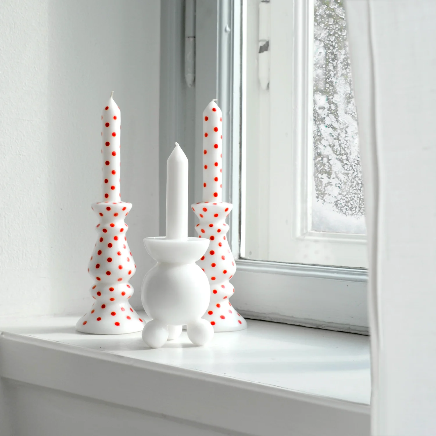 rodprickiga-och-vita-blockljus-i-olika-former