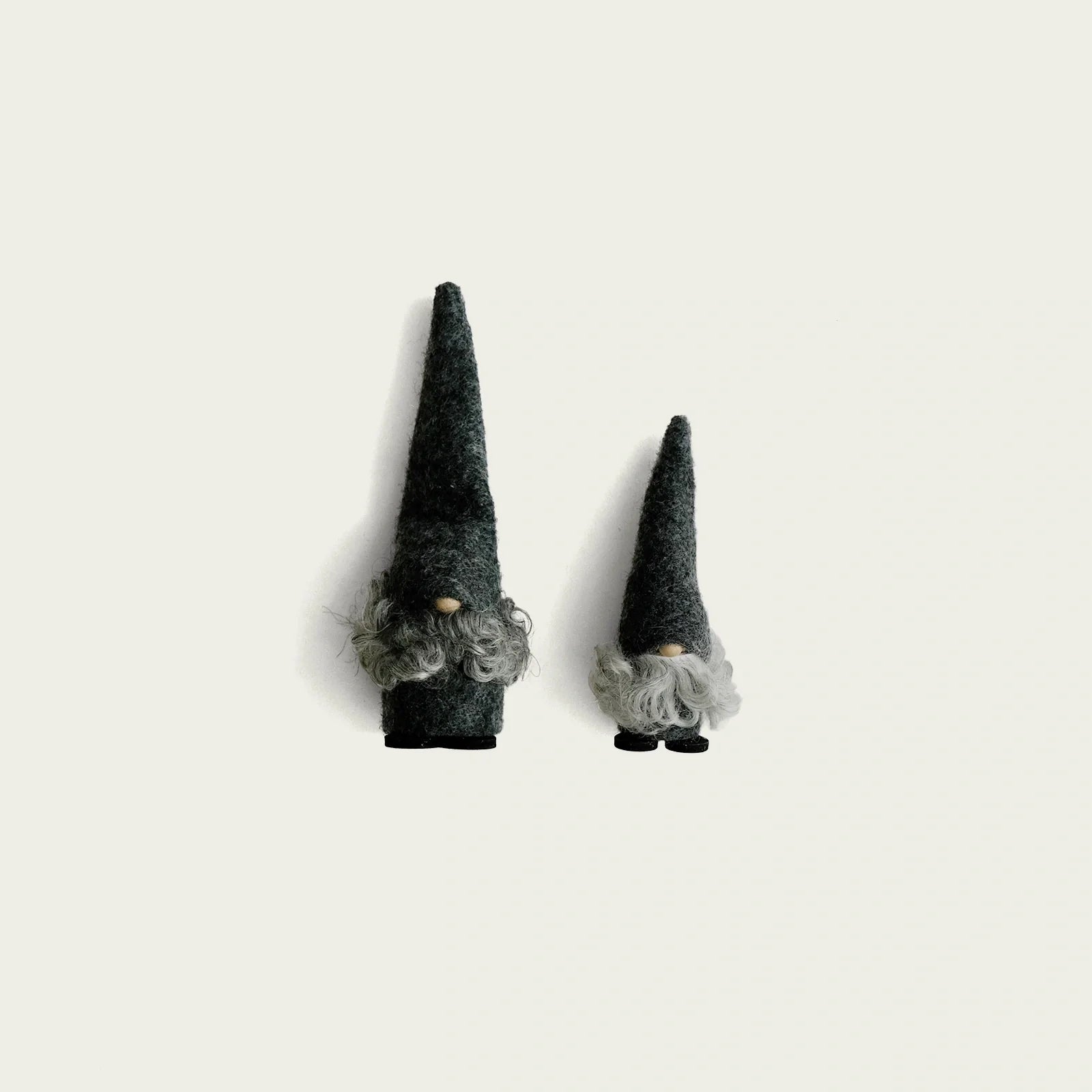 tva-tomtar-i-ull-i-tva-olika-storlekar