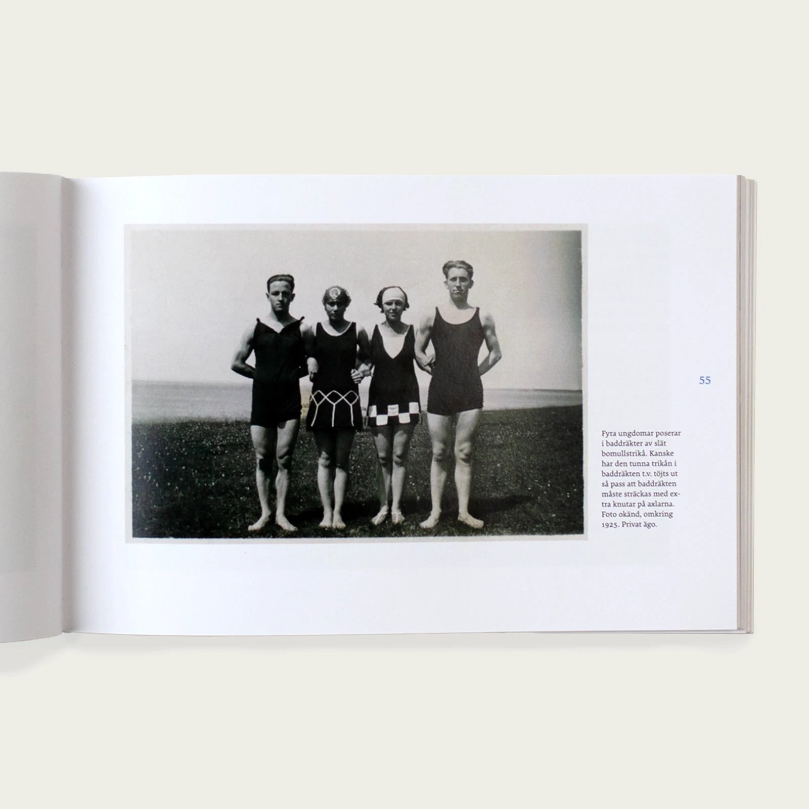 uppslag-i-boken-man-i-baddtrakt