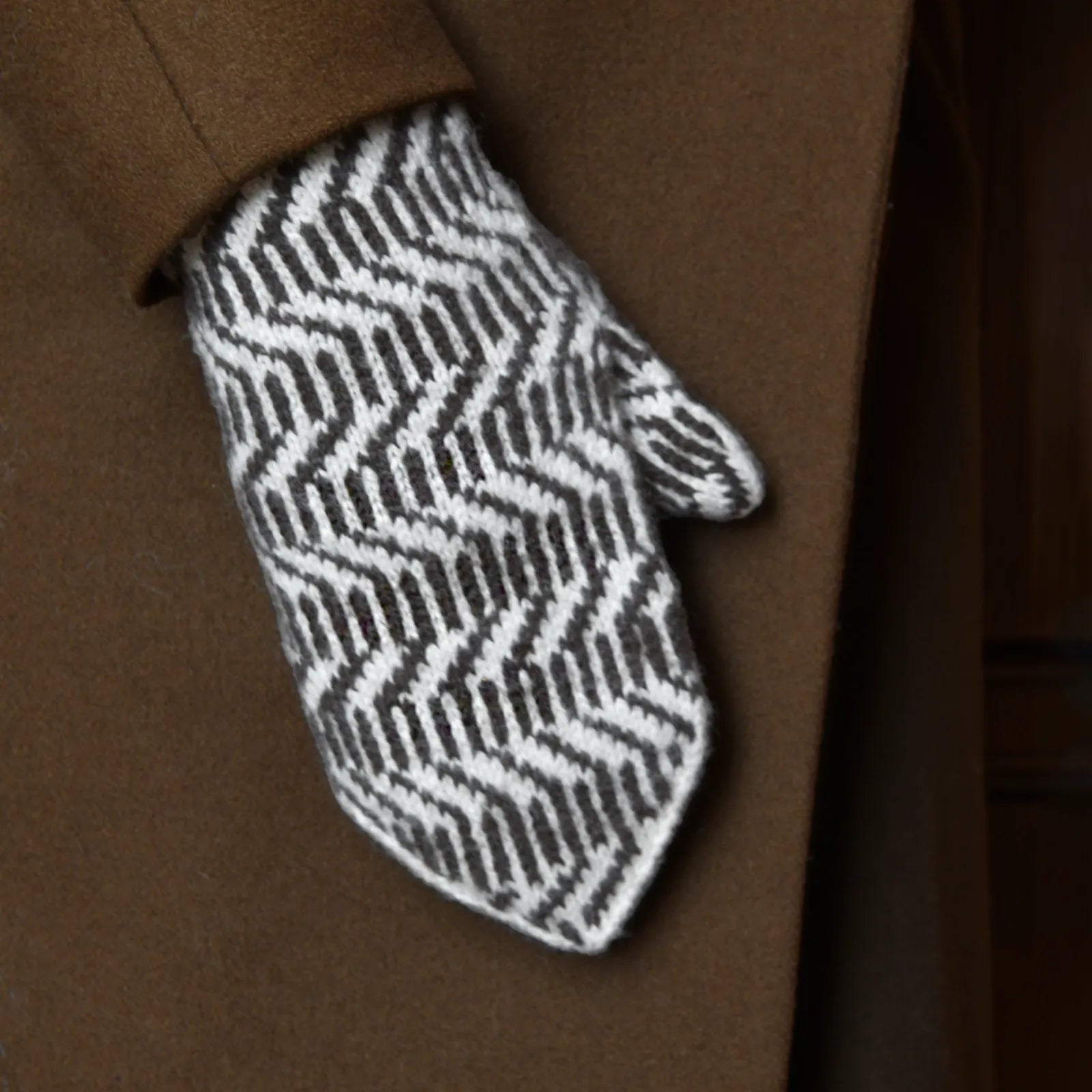 materialsats-varmlandsvante-brun-vit