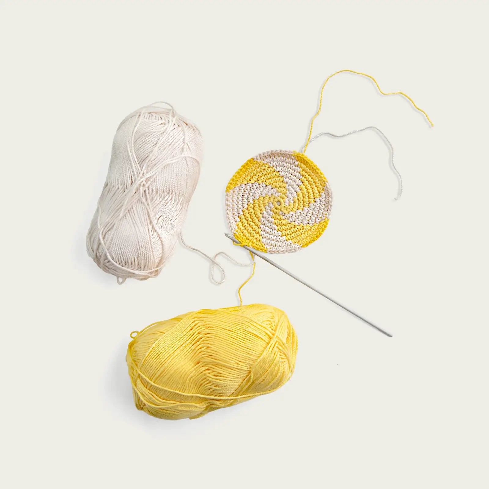 Analyzing image virksats-grytlapp-gul-och-vit