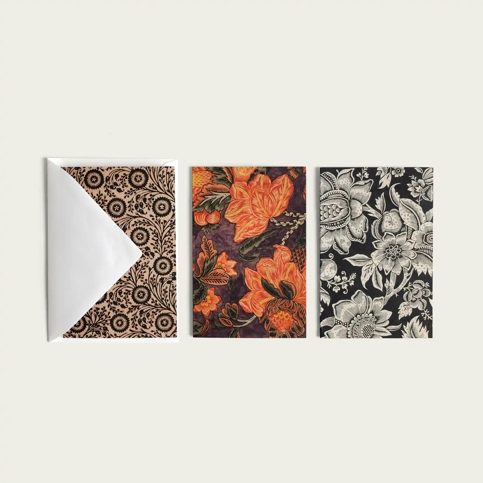 vykort-fran-den-berchska-samlingen-med-blommigt-monster