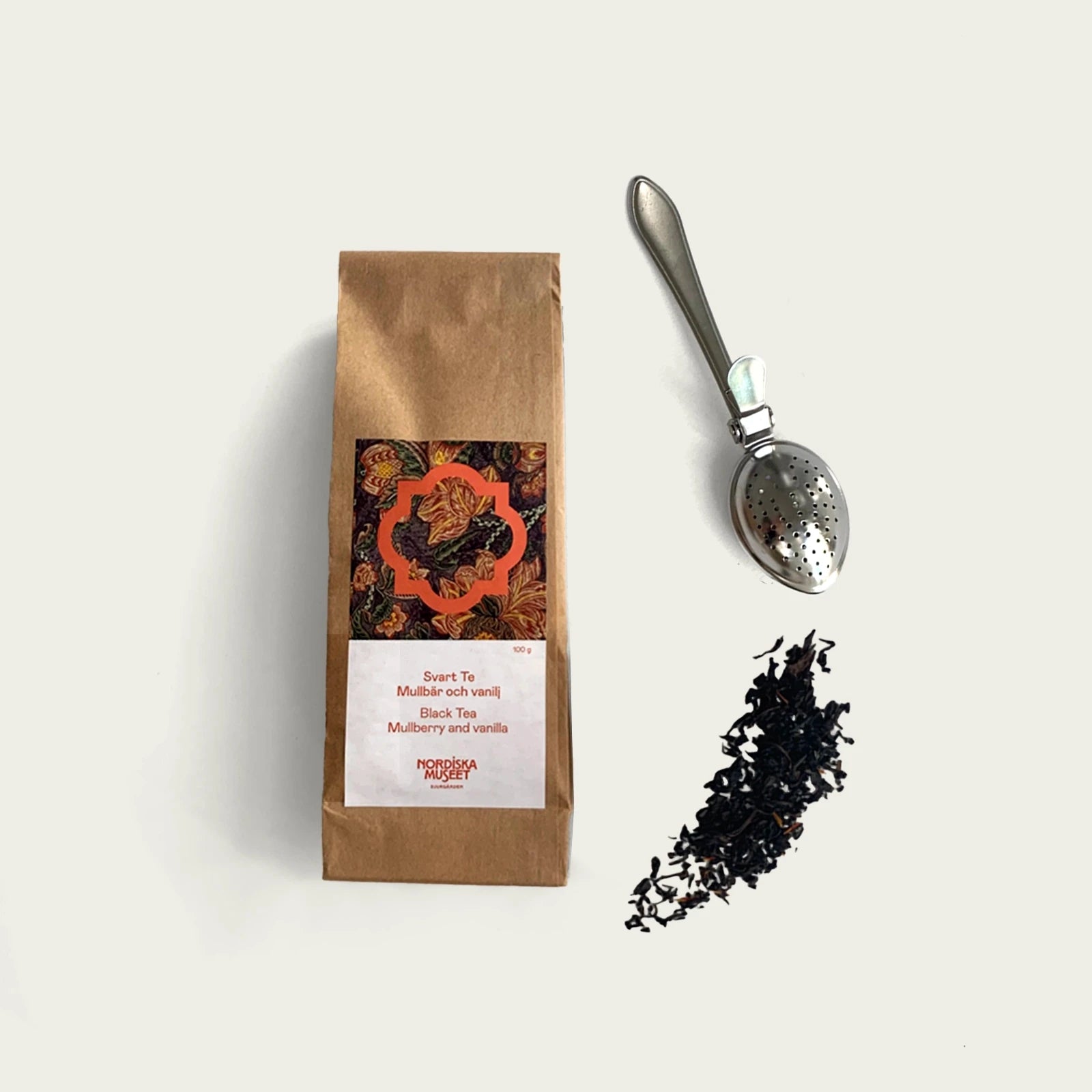     te-forpackning-for-svart-te-med-smak-av-mullbar-och-vanilj